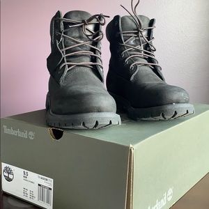 Black timberland boots